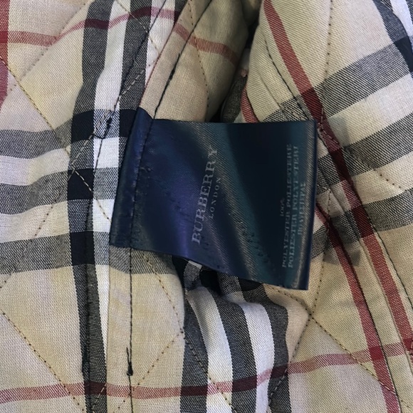 🌸HOST PICK🌸 BURBERRY Black Quilted Women's Jacket with Hood - Picture 6 of 9